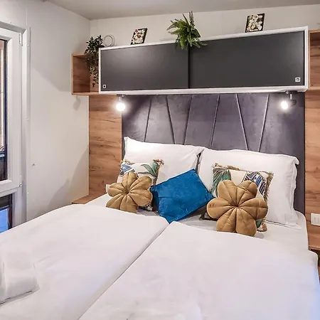 Mobile Zora House - Kamp Soline Camping